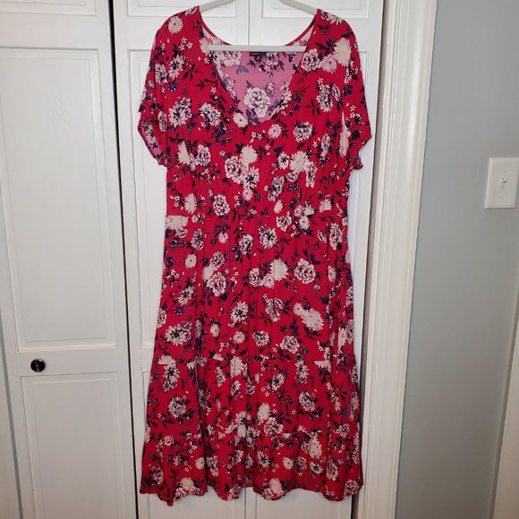 Beautiful! Torrid floral dress🌸. Size 2x - Picture 9 of 12